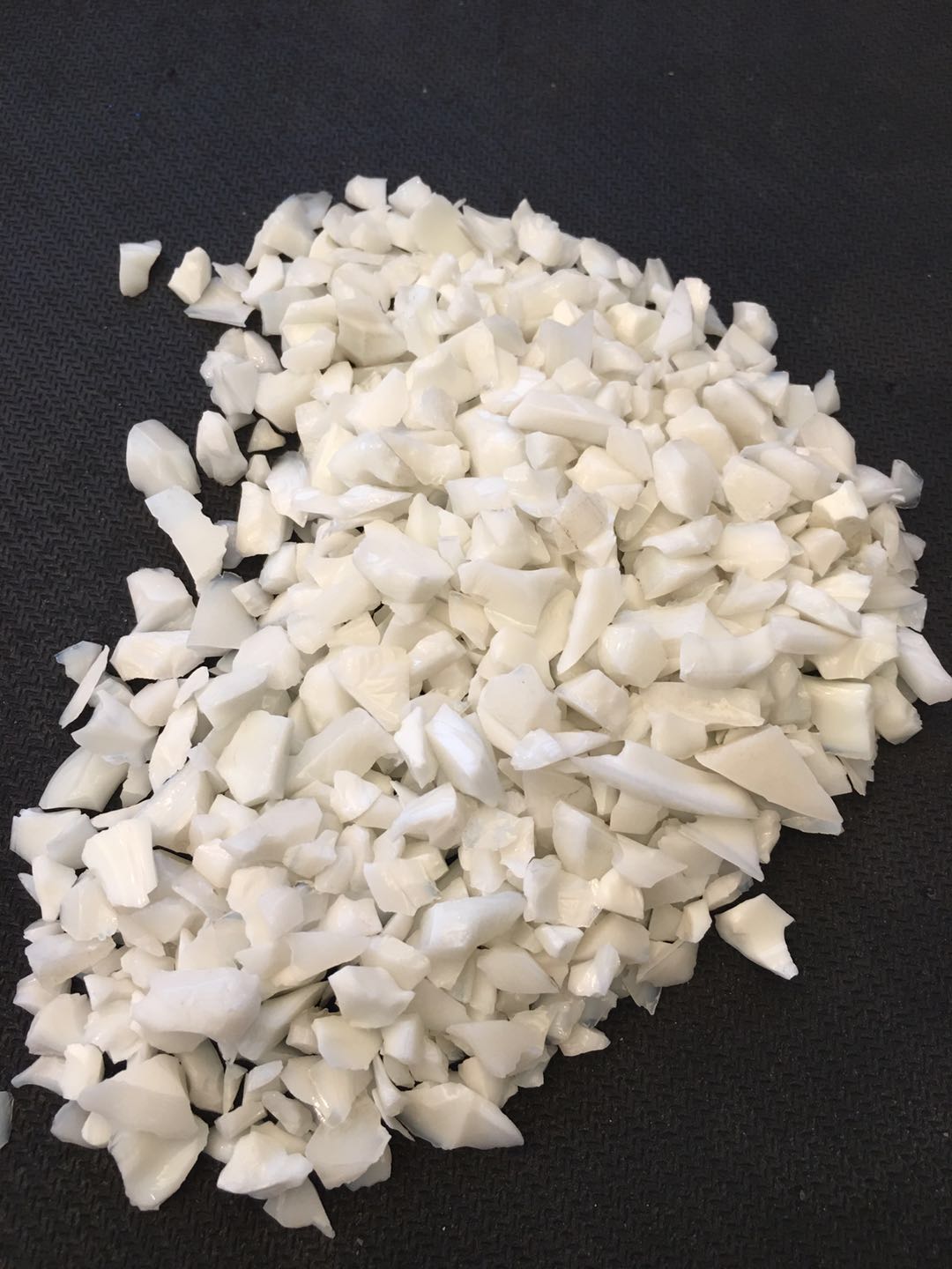 White Glass Chips Decoration Material